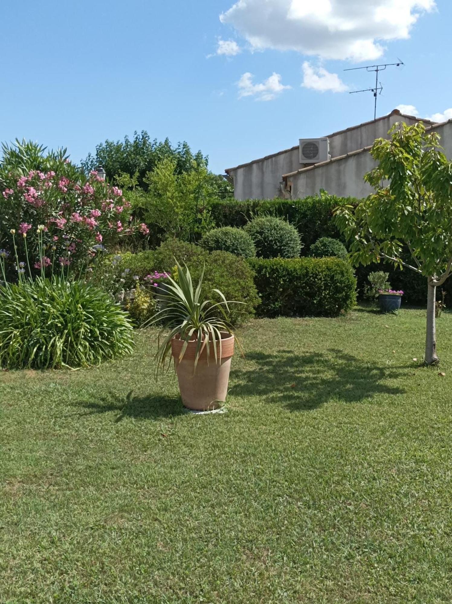 Chambre D'Hote Au Coeur Des Alpilles Mouries Exterior foto